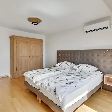 Apartament Le Saint-eloi Luxury Private Parking With Ac 6 Pers Old Town